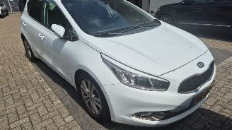 Avarii autoturisme Kia Cee d CEE D 1.6 BENZINE AIRO 2012/7
