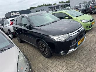 Damaged car Mitsubishi Outlander Outlander 2.2 7 Seats 2015/6