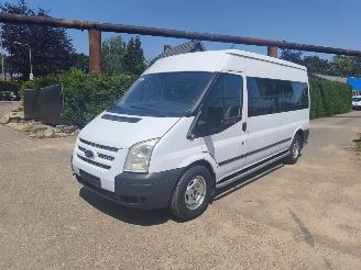 Damaged car Ford Transit TRANSIT 9 PERSOONS AIRCO 2013/9