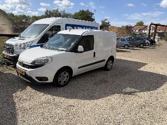 krockskadad bil bedrijf Fiat Doblo DOBLO 1.6 MULTIJET 148000 KM AIRCO 2016/8