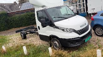 krockskadad bil bedrijf Iveco Daily 35s18 3.0 180 pk perfect condition mtm 3500 2021/3