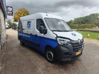 krockskadad bil bedrijf Renault Master 2.3 DCI 135 L2 H2 AIRCO NAVI 2020/8