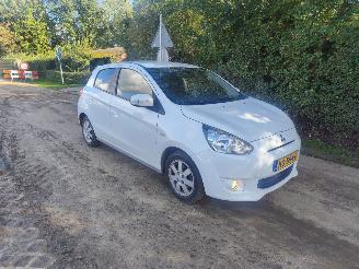 damaged passenger cars Mitsubishi Space-star SPACE STAR AIRCO 2015/10