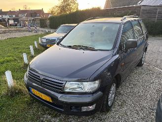 Vaurioauto  passenger cars Mitsubishi Space-wagon 2.4 AUTOMAAT 7 PERSOONS AIRCO 2000/4