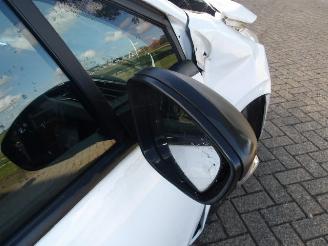 Peugeot 208  picture 31
