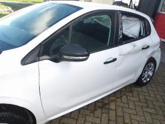 Peugeot 208  picture 45