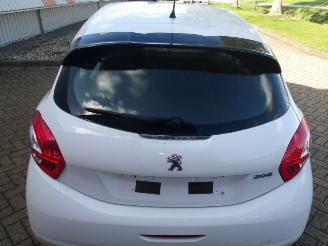 Peugeot 208  picture 40