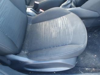 Peugeot 208  picture 21