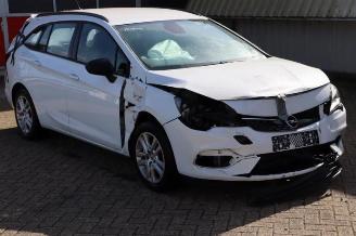 Vrakbiler auto Opel Astra Astra K Sports Tourer, Combi, 2015 / 2022 1.2 Turbo 12V 2022/1