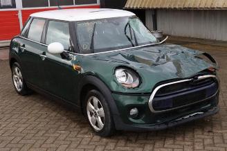 Vrakbiler auto Mini Cooper Mini (F55), Hatchback 5-drs, 2013 1.5 12V Cooper 2016/1