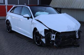 Vrakbiler auto Audi A3 A3 Sportback (8VA/8VF), Hatchback 5-drs, 2012 / 2020 1.4 TFSI 16V e-tron 2015/12