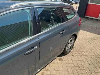 Peugeot 308 308 SW (L4/L9/LC/LJ/LR), Combi 5-drs, 2014 / 2021 1.2 12V e-THP PureTech 110 picture 15