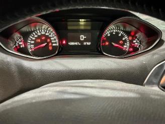 Peugeot 308 308 SW (L4/L9/LC/LJ/LR), Combi 5-drs, 2014 / 2021 1.2 12V e-THP PureTech 130 picture 28