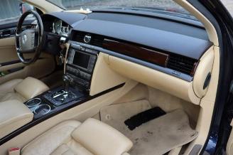 Volkswagen Phaeton Phaeton (3D), Sedan, 2002 / 2016 6.0 W12 48V 4Motion picture 35