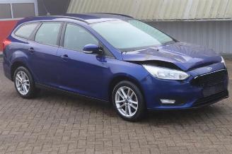 Coche siniestrado Ford Focus Focus 3 Wagon, Combi, 2010 / 2020 1.0 Ti-VCT EcoBoost 12V 125 2017/4
