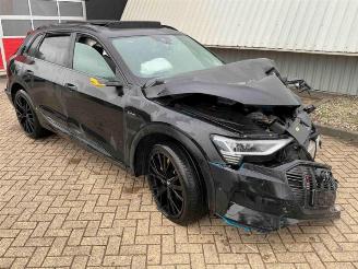 krockskadad bil auto Audi E-tron e-tron (GEN), SUV, 2018 / 2023 55 quattro 2019/11