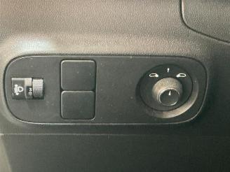 Citroën C3 C3 (SX/SW), Hatchback, 2016 1.2 12V e-THP PureTech 110 picture 18