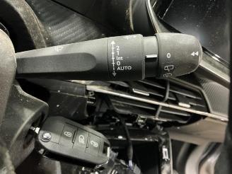 Peugeot 2008 2008 (UD/UK/UR/US/UX), MPV, 2019 1.2 VTi 12V PureTech 100 picture 19