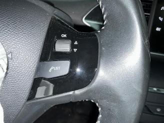 Peugeot 308 308 (L3/L8/LB/LH/LP), Hatchback 5-drs, 2013 / 2021 1.2 12V e-THP PureTech 110 picture 13