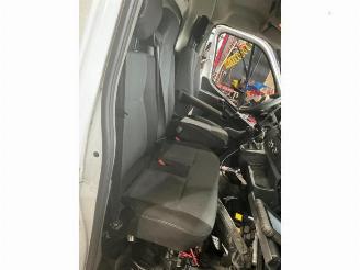 Renault Master Master III (EV/HV/UV/VA/VB/VD/VF/VG/VJ), Chassis-Cabine, 2010 2.3 dCi 165 16V FWD picture 30