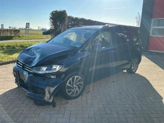 Coche siniestrado Volkswagen Touran Touran (5T1), MPV, 2015 2.0 TDI 150 2017/12