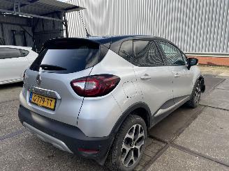 damaged passenger cars Renault Captur 0.9 TCE INTENS 2019/6