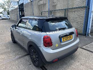  Mini Electric CAMDEN EDITION 33KWh 2024/3