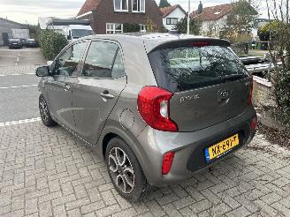 Vaurioauto  passenger cars Kia Picanto 1.0 CVVT FIRST EDITION 2017/5