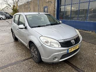 Coche accidentado Dacia Sandero 1.6 LAUREATE 2008/10