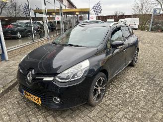 krockskadad bil auto Renault Clio ESTATE 0.9 TCE DYNAMIQUE 2013/9