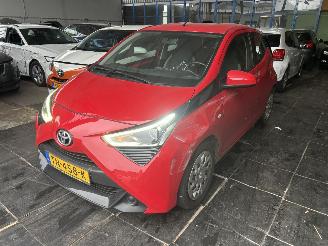 uszkodzony samochody osobowe Toyota Aygo 1.0 VVT-I X-PLAY 2018/9