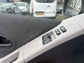 Toyota Yaris 1.0 VVTI ACCES picture 11