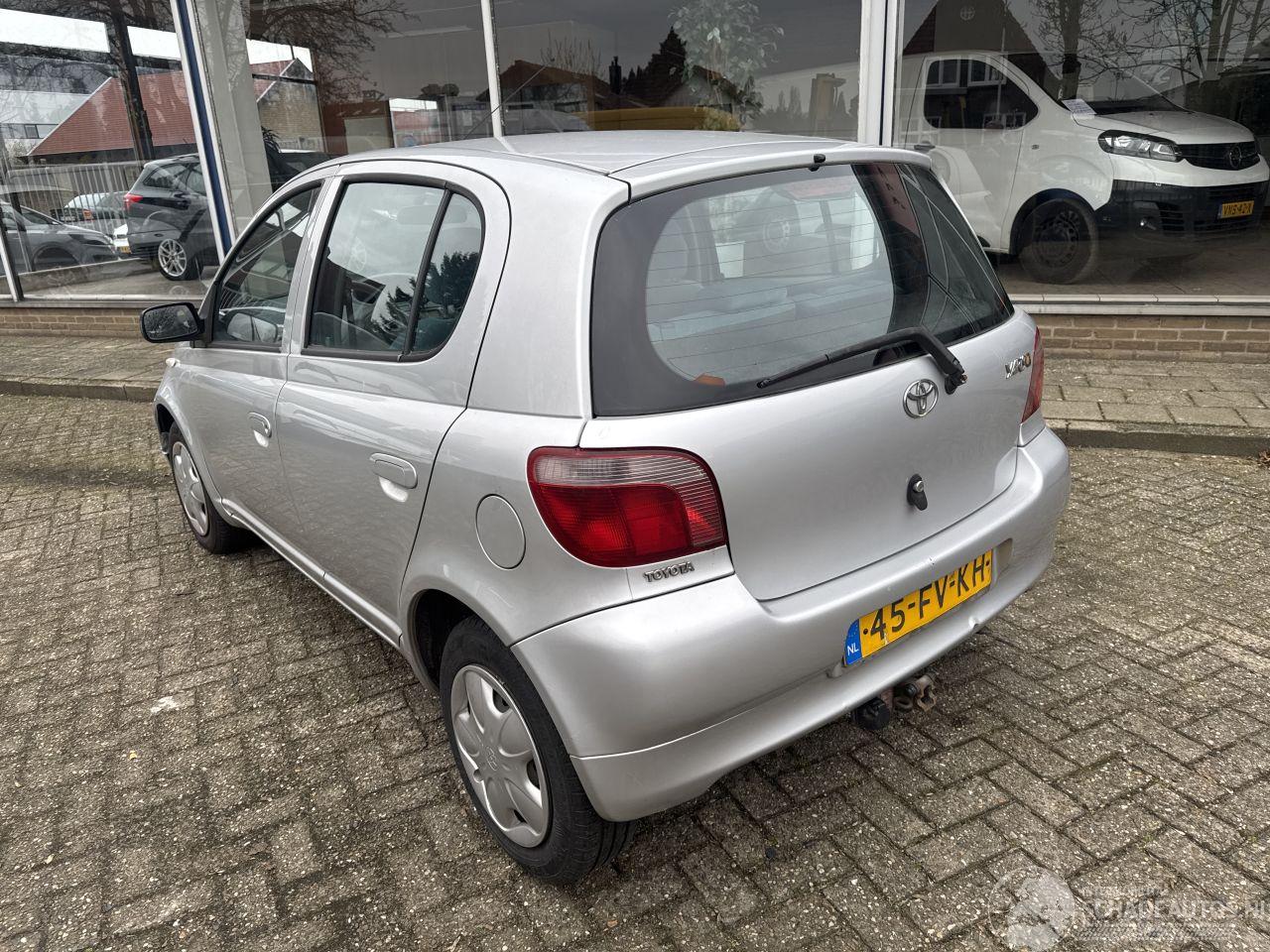 Toyota Yaris 1.00 16V VVT-i Sol