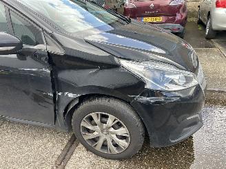 Peugeot 208 1.2 PURETECH LION picture 6