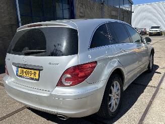 damaged passenger cars Mercedes R-klasse 500 4-MATIC 2006/8