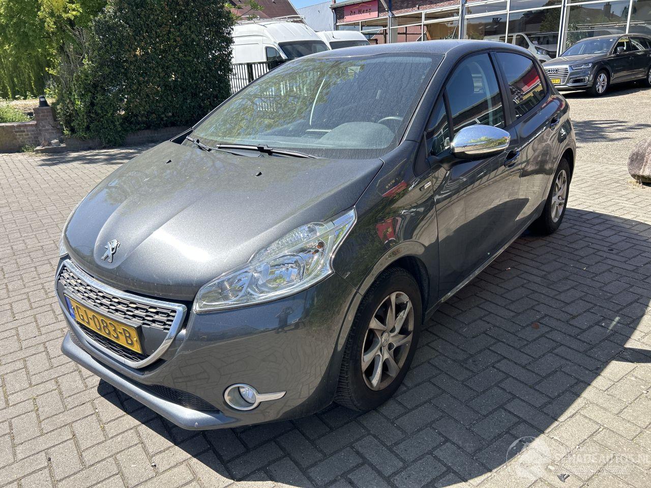Peugeot 208 1.2 PURETECH STYLE