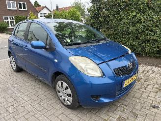 krockskadad bil auto Toyota Yaris 1.3 VVTI SOL 2006/3