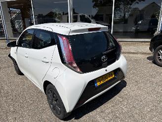 Damaged car Toyota Aygo 1.0  VVT-I x play 2015/2