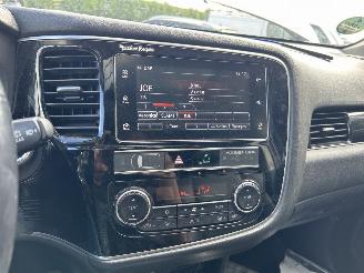 Mitsubishi Outlander 2.4 PHEV INTENSE + picture 10