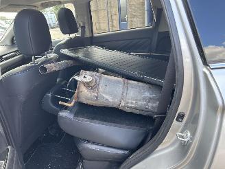 Mitsubishi Outlander 2.4 PHEV INTENSE + picture 9