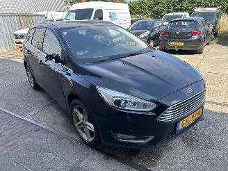 uszkodzony samochody osobowe Ford Focus 1.5 TITANIUM 2018/1