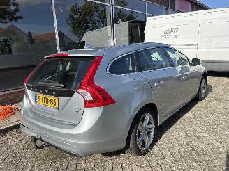 Volvo V-60 2.4 D6 AWD PLUG IN HYBRID SUMMUM picture 2