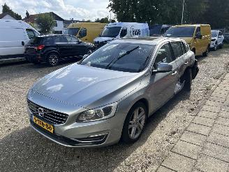 Volvo V-60 2.4 D6 AWD PLUG IN HYBRID SUMMUM picture 3