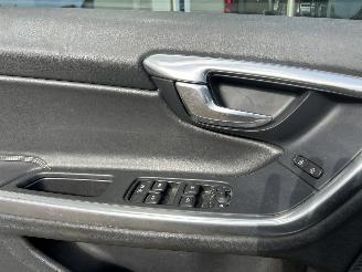 Volvo V-60 2.4 D6 AWD PLUG IN HYBRID SUMMUM picture 11