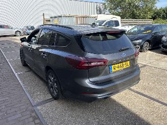 Schadeauto Ford Focus 1.0 ECOBOOST HYBRID ST LINE 2022/11