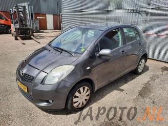 demontáž osobní automobily Toyota Yaris Yaris II (P9), Hatchback, 2005 / 2014 1.3 16V VVT-i 2007/10