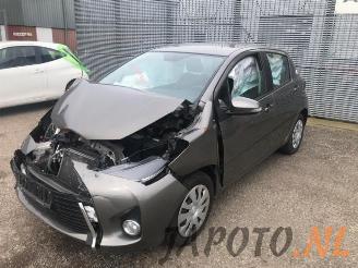 demontáž osobní automobily Toyota Yaris Yaris III (P13), Hatchback, 2010 / 2020 1.33 16V Dual VVT-I 2016/6