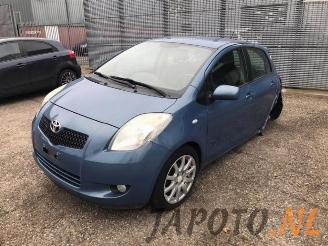 demontáž osobní automobily Toyota Yaris Yaris II (P9), Hatchback, 2005 / 2014 1.3 16V VVT-i 2007/11