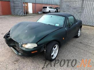 Vrakbiler auto Mazda MX-5 MX-5 (NB18/35/8C), Cabrio, 1998 / 2005 1.6i 16V 1998/7