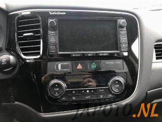 Mitsubishi Outlander Outlander (GF/GG), SUV, 2012 / 2022 2.0 16V PHEV 4x4 picture 10